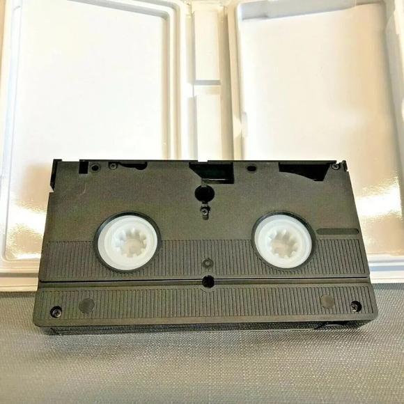 BABE VHS Home Video Tape Rated G Clamshell Case - Picture 4 of 9